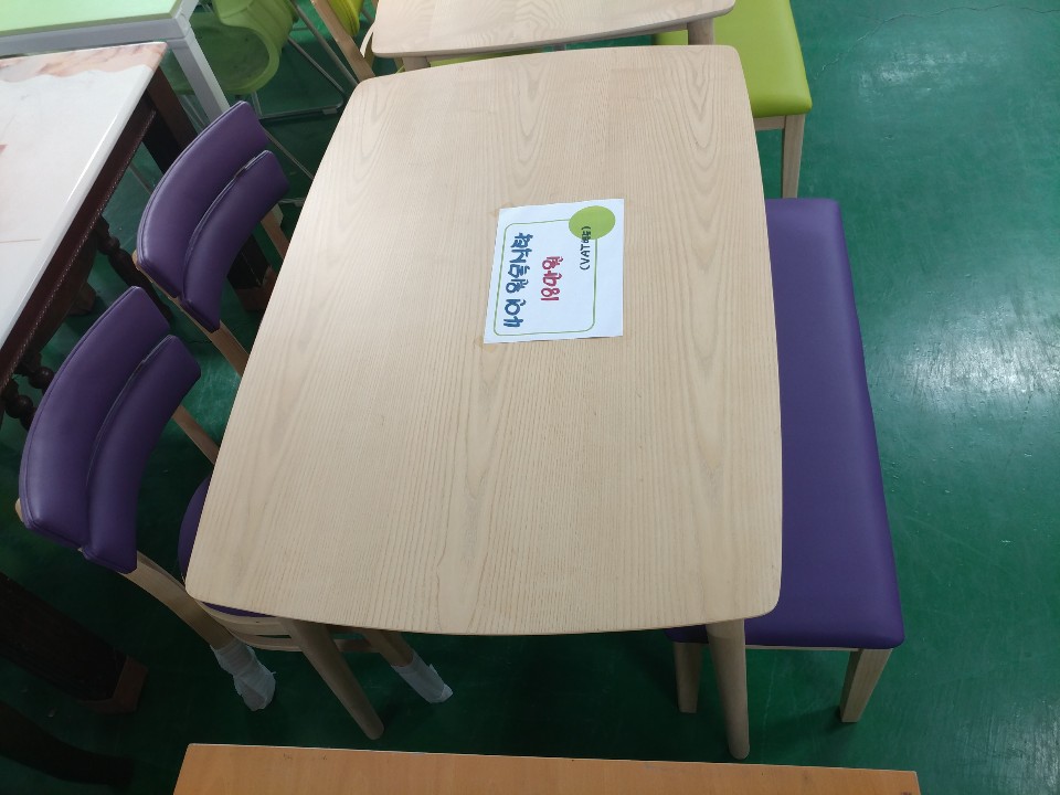 4인원목식탁(벤치형의자)